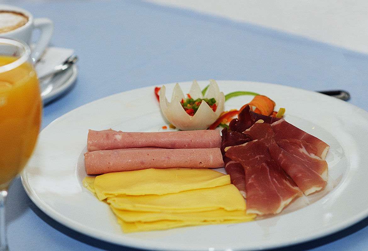Gallery Breakfast